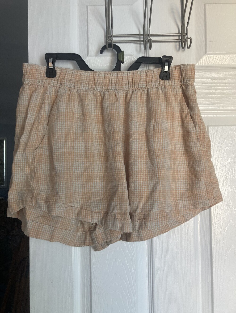 Patagonia Peach Colored Gingham Shorts EUC Size Large